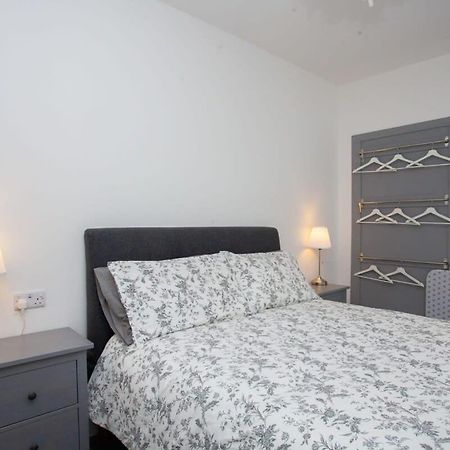 Newly Renovated City Apartment กลาสโกว์ ภายนอก รูปภาพ