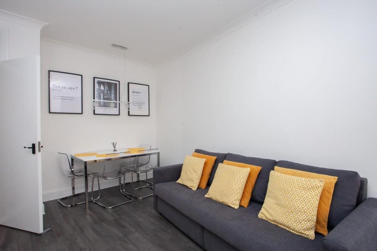 Newly Renovated City Apartment กลาสโกว์ ภายนอก รูปภาพ