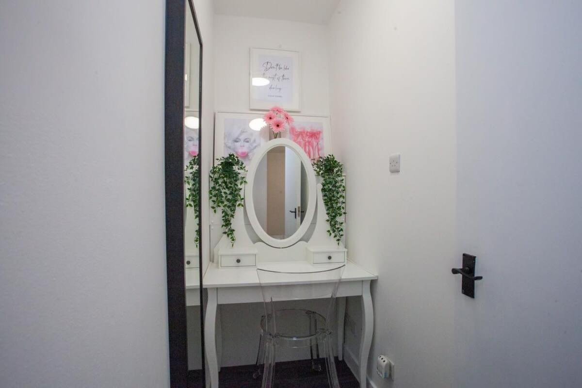 Newly Renovated City Apartment กลาสโกว์ ภายนอก รูปภาพ