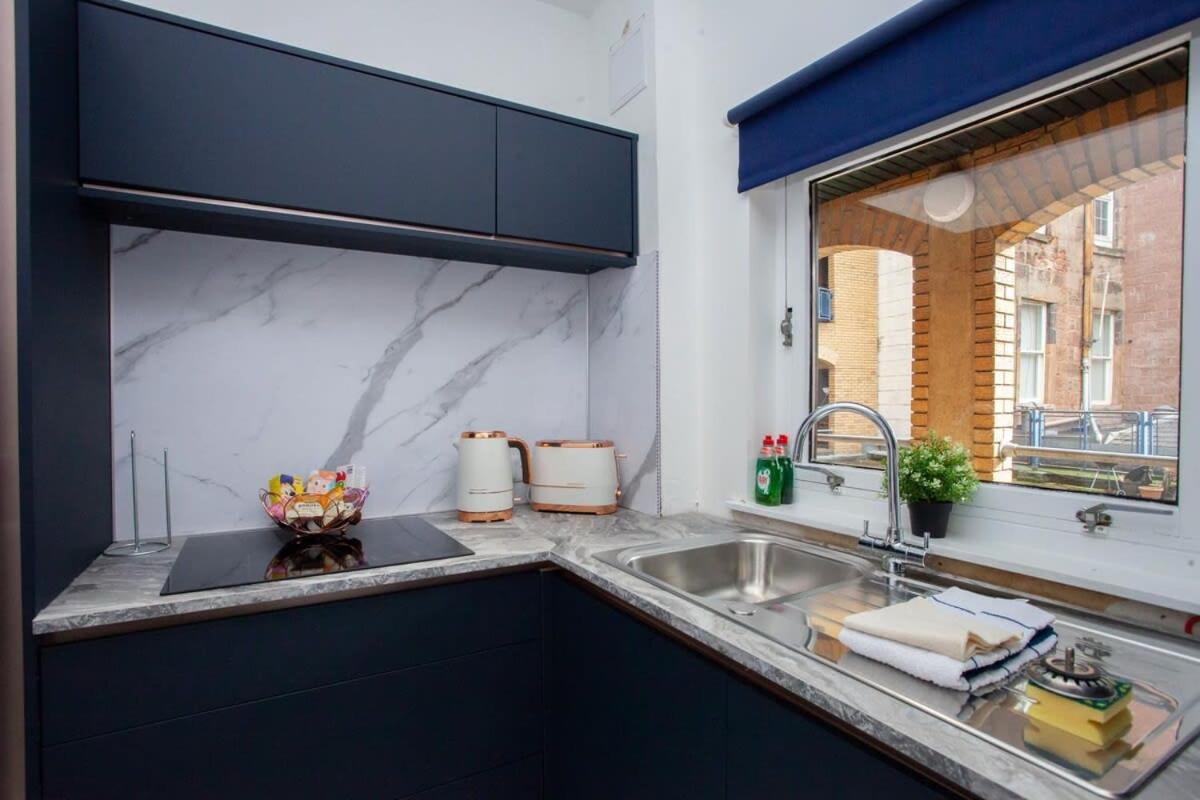 Newly Renovated City Apartment กลาสโกว์ ภายนอก รูปภาพ