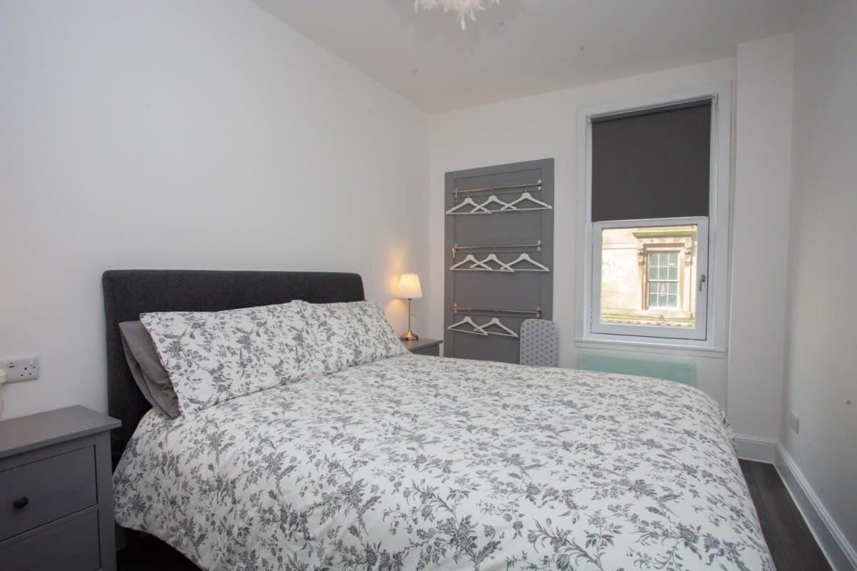 Newly Renovated City Apartment กลาสโกว์ ภายนอก รูปภาพ